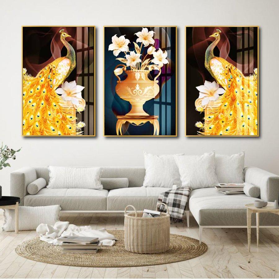 Tranh phong thủy chim công vàng và hoa ly trắng sang trọng
