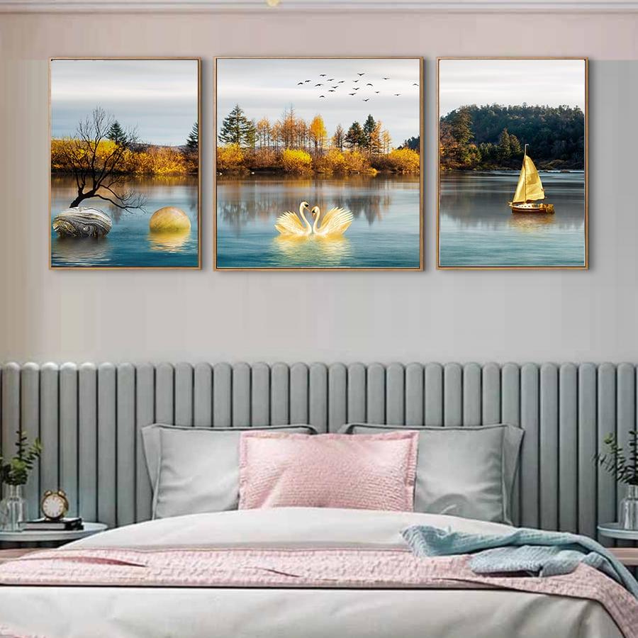 Tranh treo phòng ngủ đôi chim uyên ương vàng giữa hồ